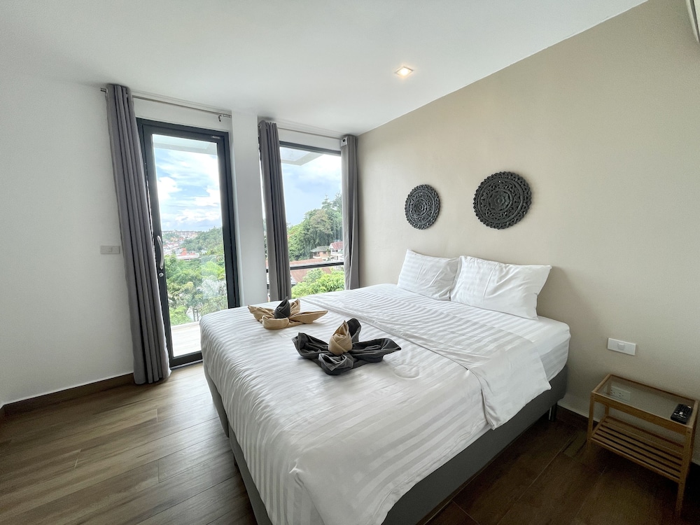 Baan Saint Tropez Villas Kata Beach