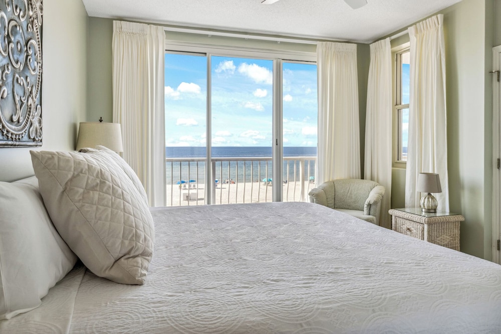 Emerald Key by Southern Vacation Rentals