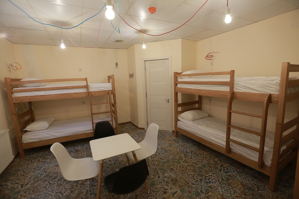 Midtown Hostel