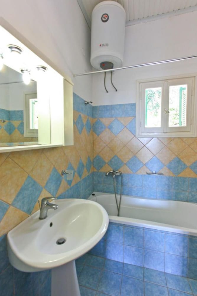 Irena Walk to Beach Sea Views A C Wifi Car Not Required - 244 view 2