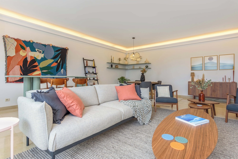 Mundo - 2 BR Apartment at Saifi Village