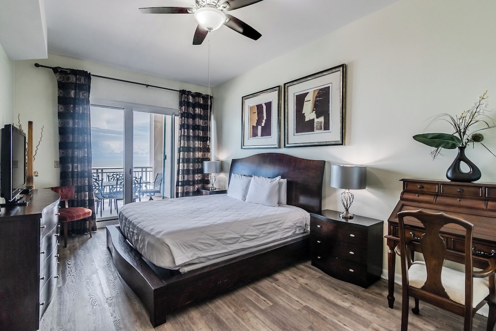 Penthouse Condo in Legacy Tower 1-1403 - Beachview 3 Bedroom 2 Bath Furnished