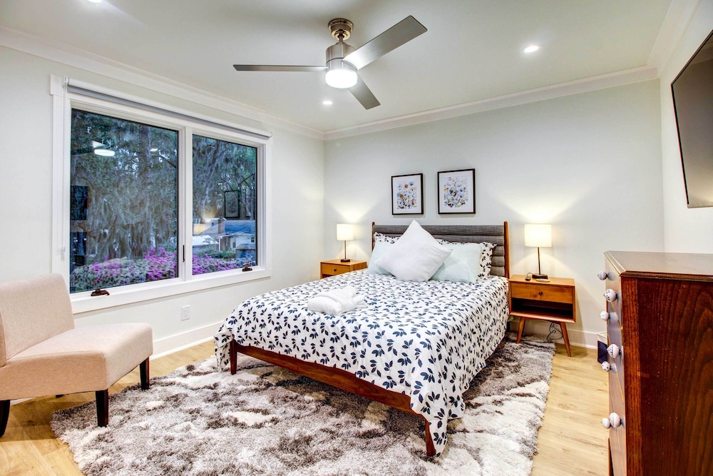 Riverfront Richmond Hill Home w/ Private Pool view 3