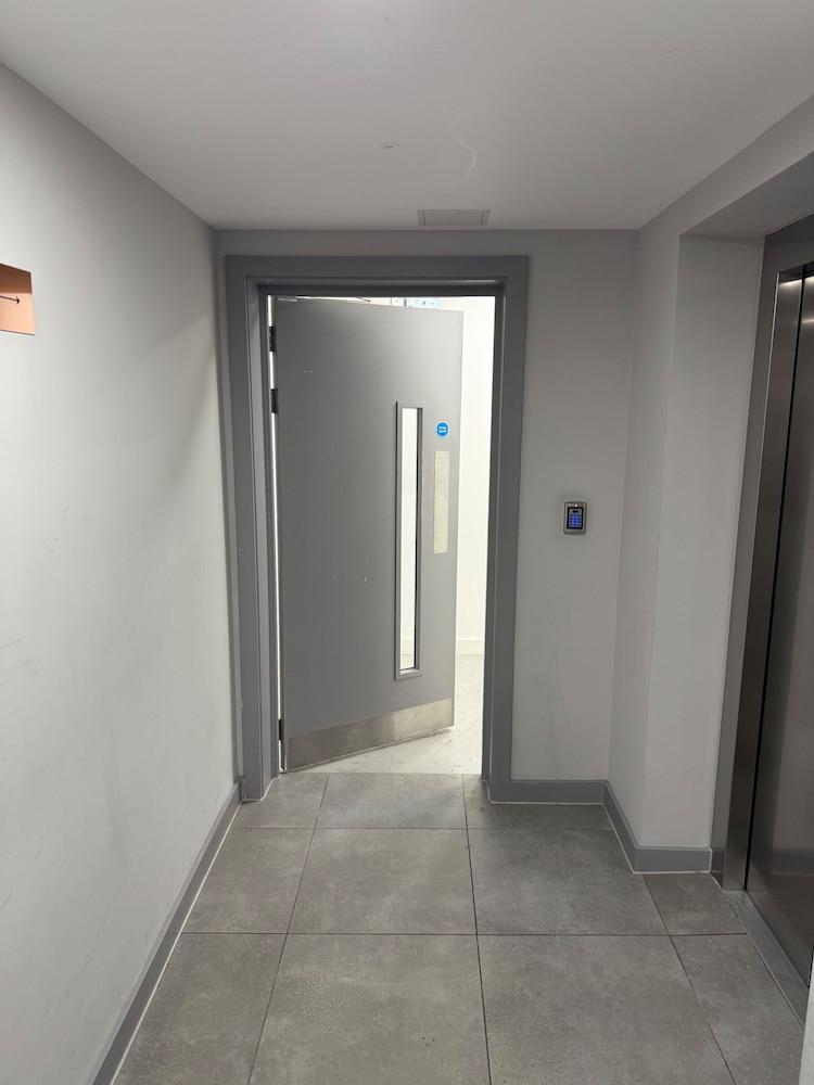 Cozy 1 bed Apartmrnt Luton Airport