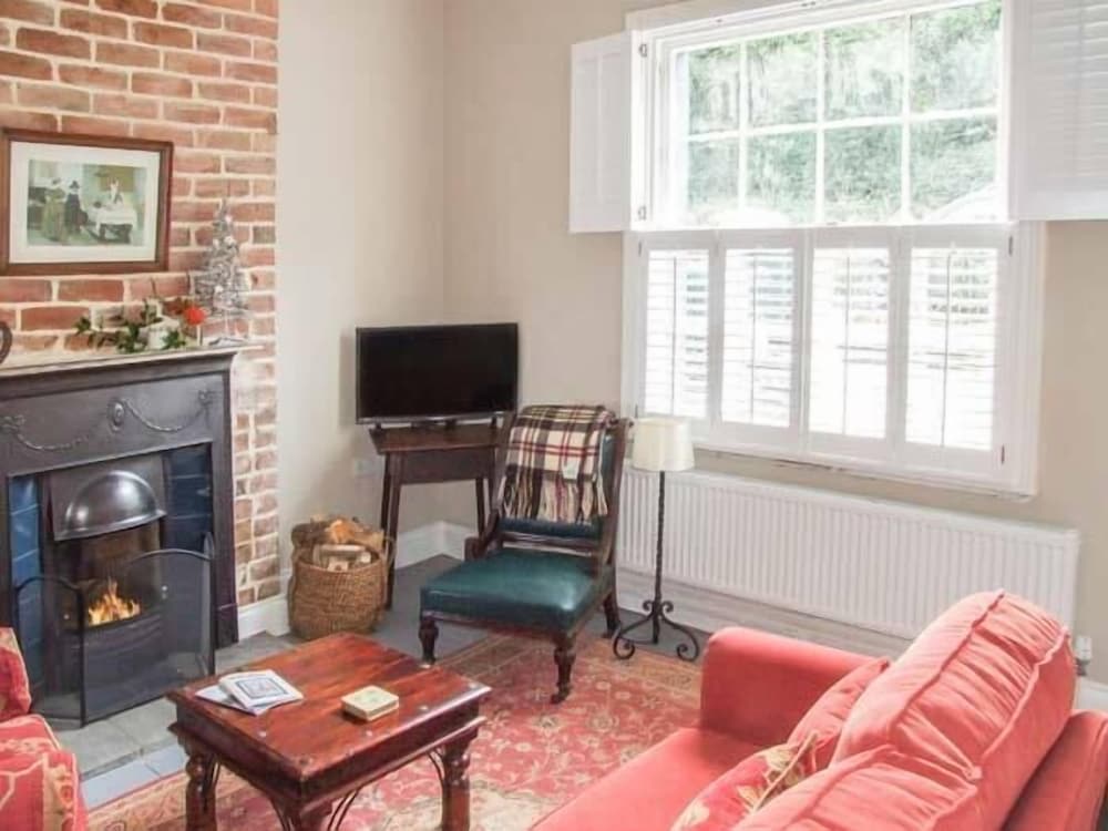 Woodland Cottage view 3