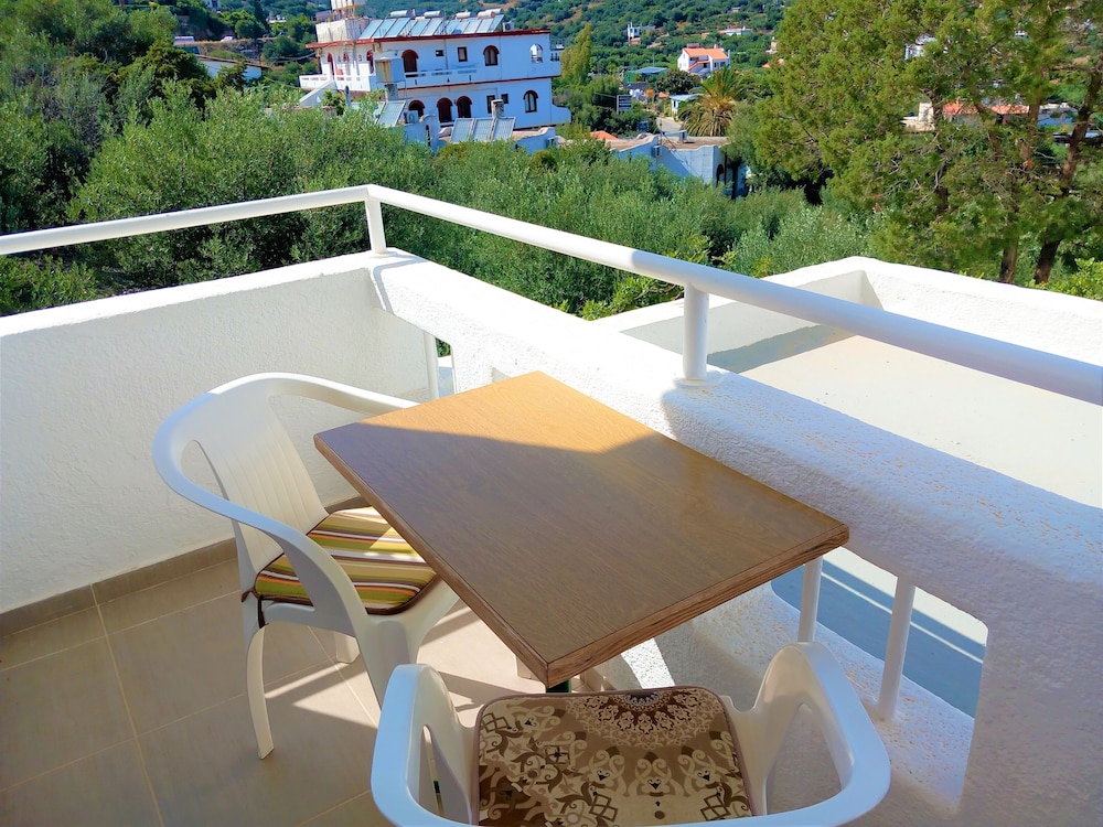 Dimitra Aparthotel