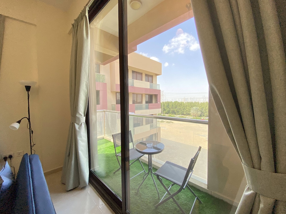 Lux BnB 1BD JVC