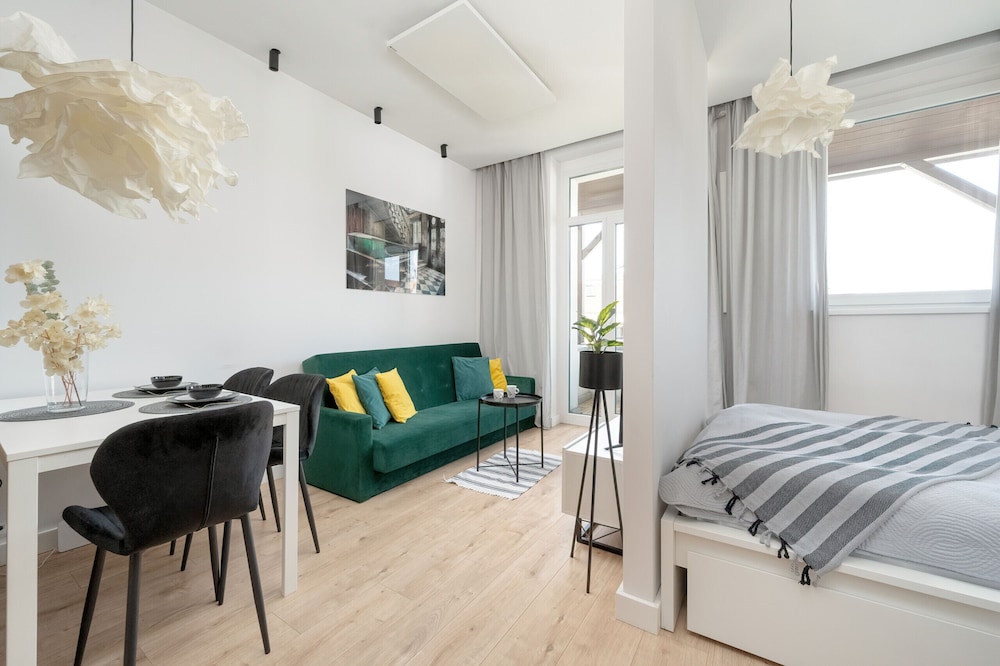 White Studio With Balcony by Renters view 4