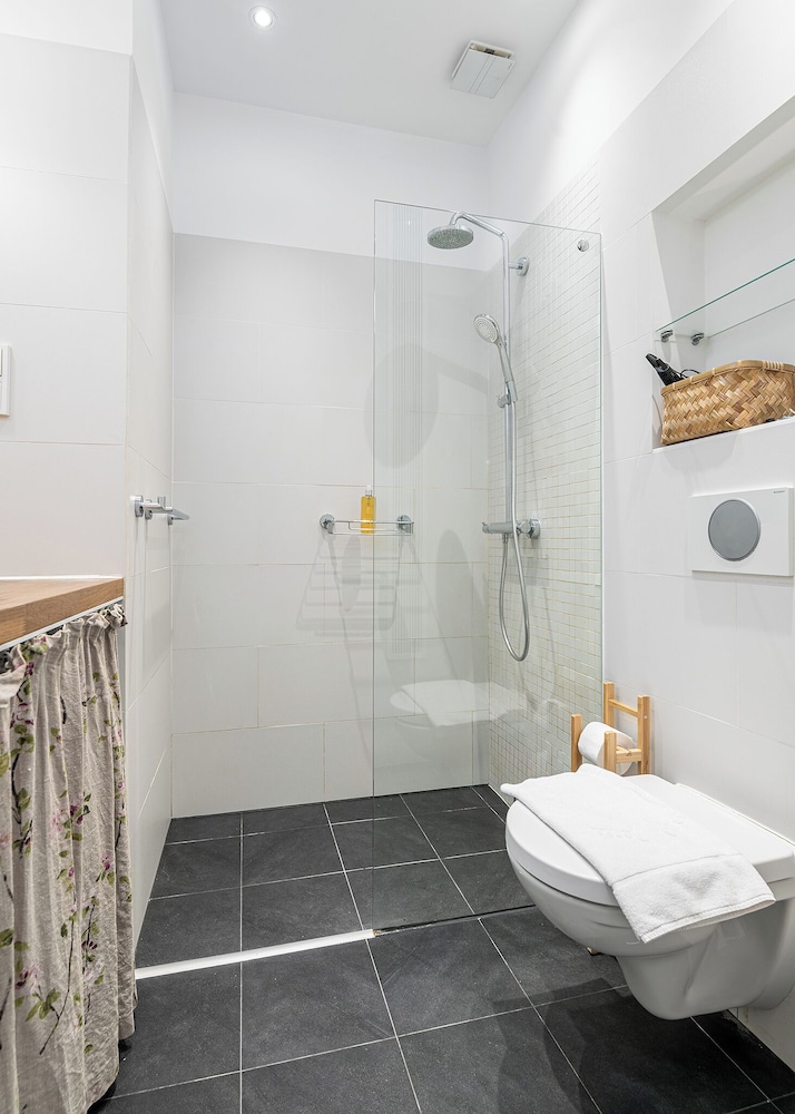 RentPlanet - Apartament Białobrzeska
