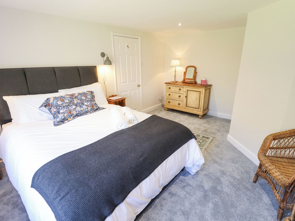 Moon Field Lodge