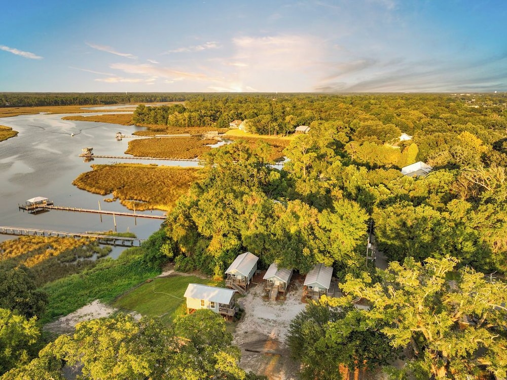 Gil's Bayou Cabins