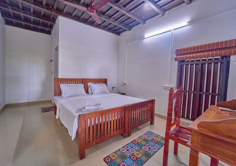 Cotelac Heritage Lake Resort Alleppey