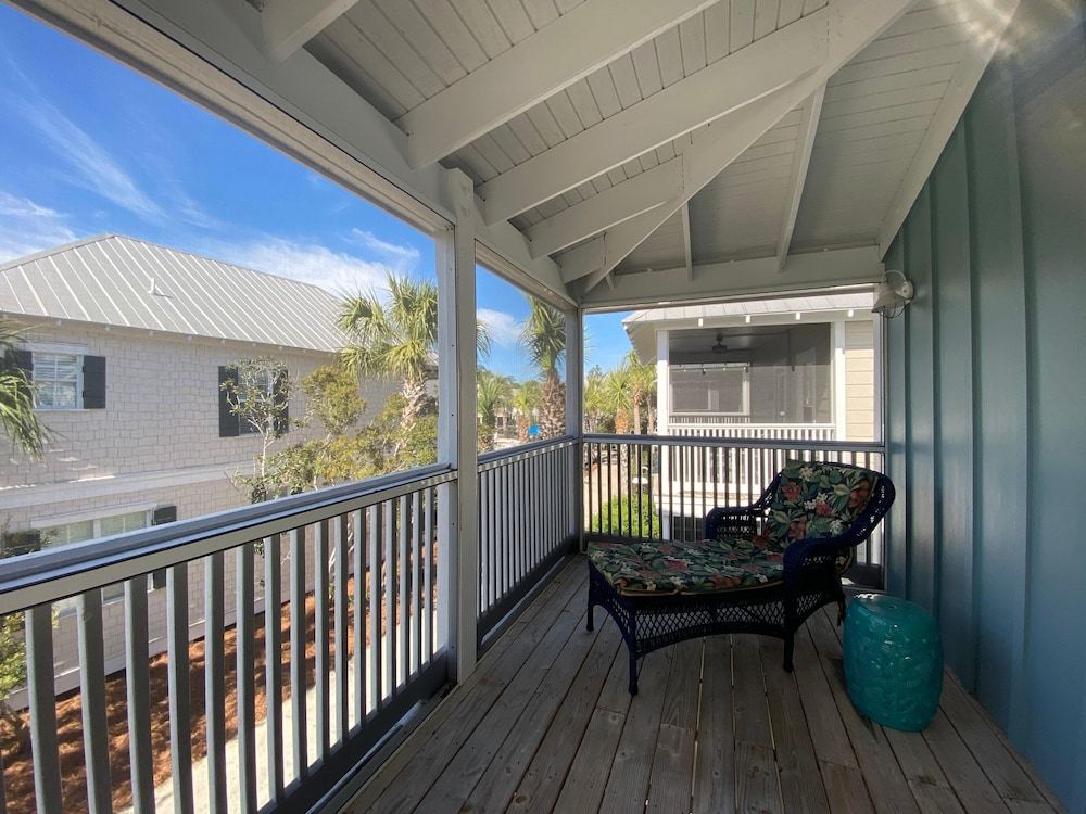 Barefoot Cottage B37 - The B's Knees