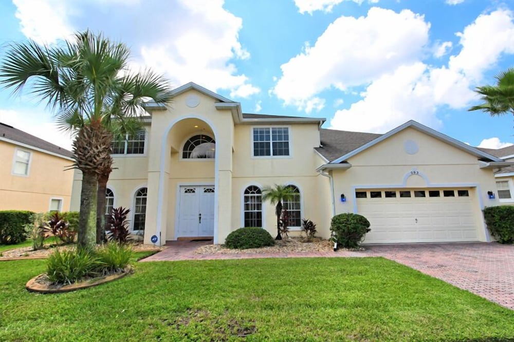 Birkdale Pool House - Image 1