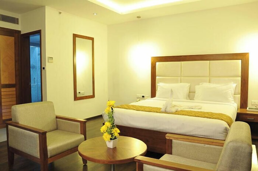 dhanalakshmi srinivasan hotels pvt ltd