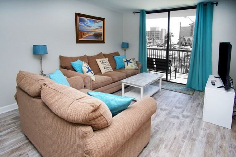 Holiday Towers by Elliott Beach Rentals