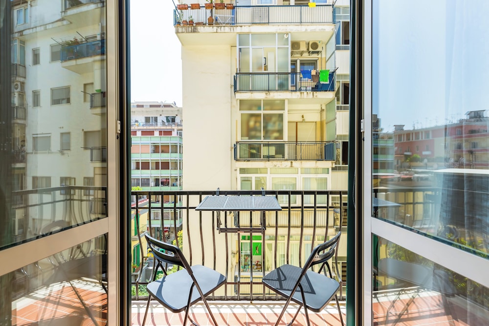 Stanzione Classy Flat at Vomero Central