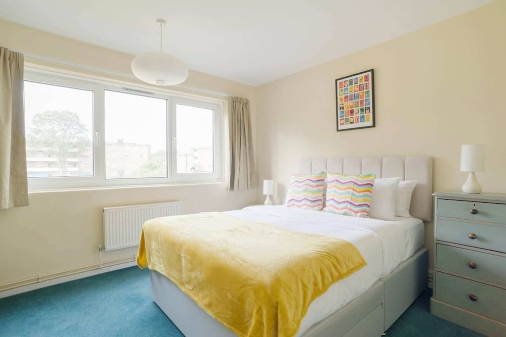 Modern 2 Bedroom Apartment in Stockwell