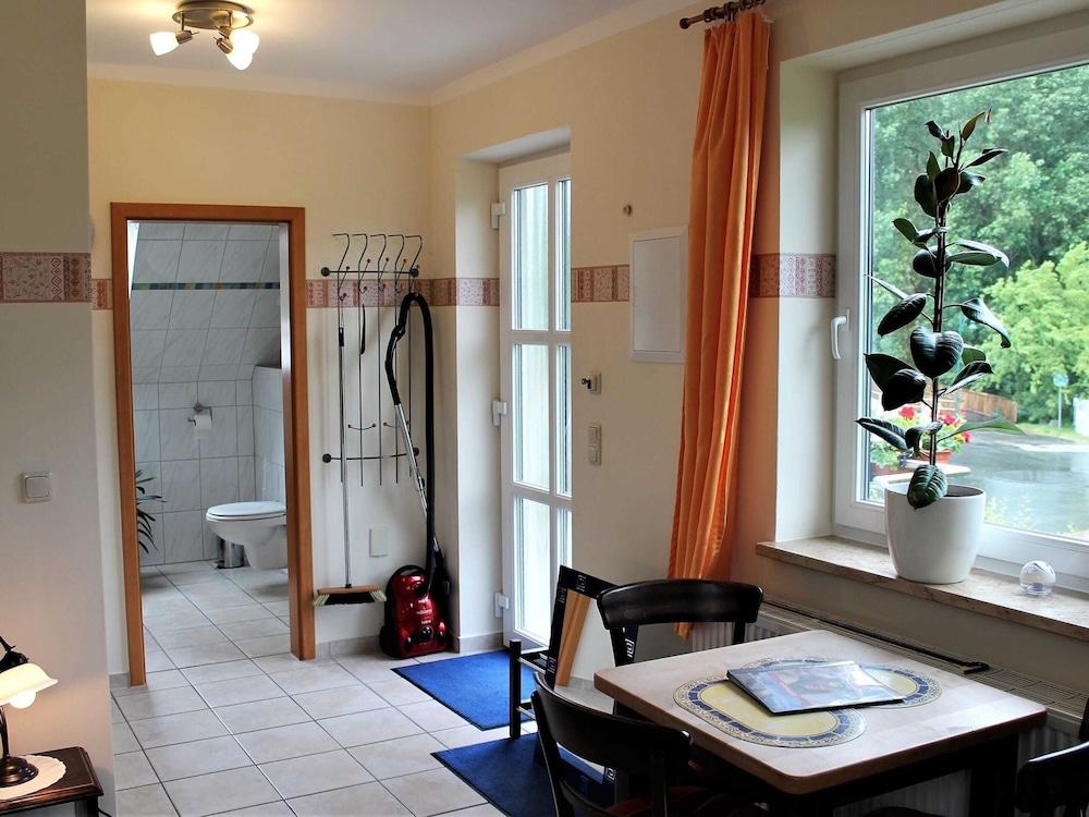 Geraumige Ferienwohnung in Boltenhagen mit Garten view 2