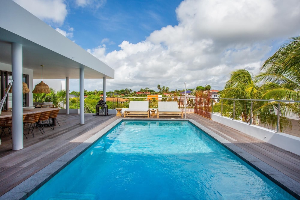 Luxurious Villa Flamingo With Private Pool