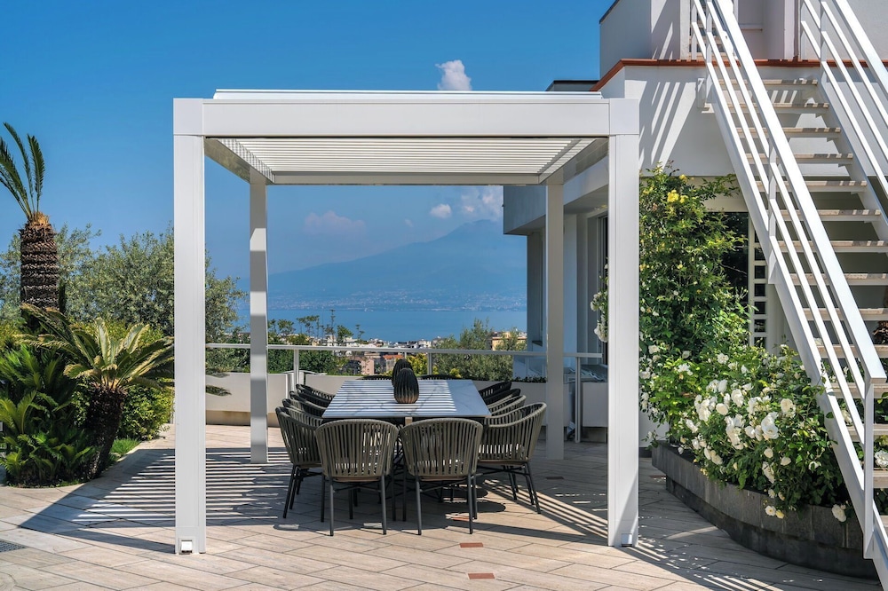 Luxury Levaina Villa, Sleeps 8 on the Amalfi Coast