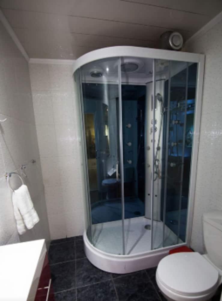 Lux Suites