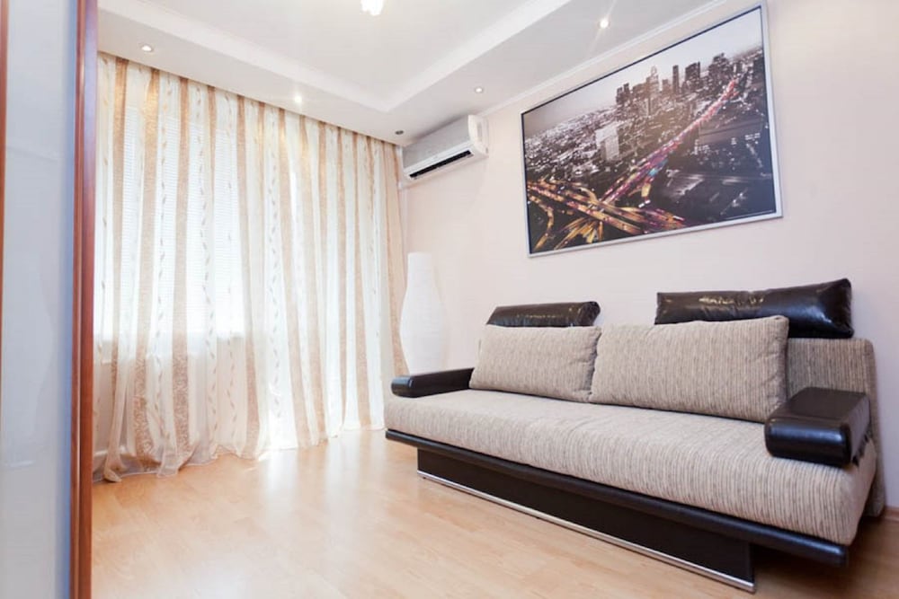 LUXKV Apartment on Nizhegorodskaya