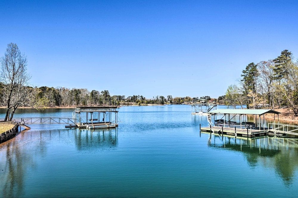 Georgia Getaway w/ 2-story Dock By Lake Hartwell - Property Image 3