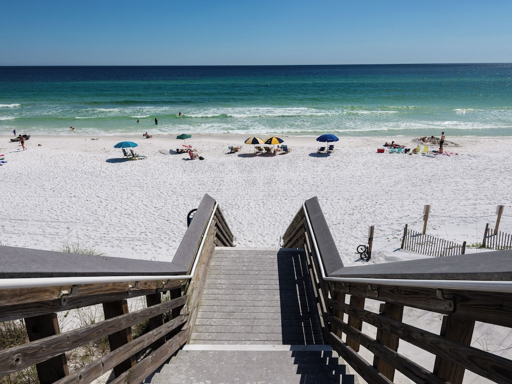 Your Ideal Beach Getaway With Private Pool, Game Room and Close to Beach!