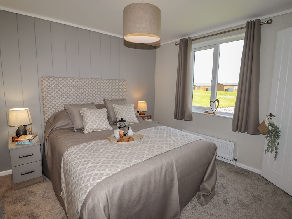 35 Delamere Point