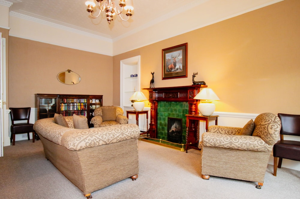 Glasgow Guest House view 5