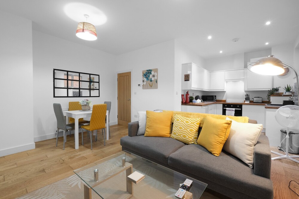 Eastons 1 Bedroom Apt. with Sofa Bed