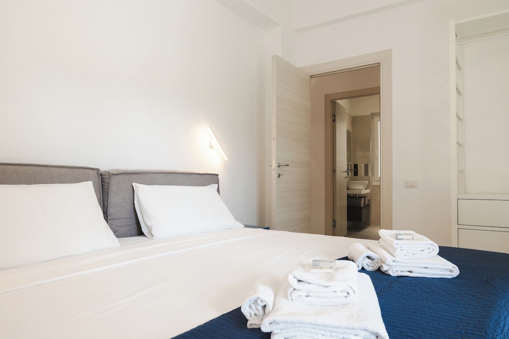 Domus Solis in Rome With 2 Bedrooms and 2 Bathrooms