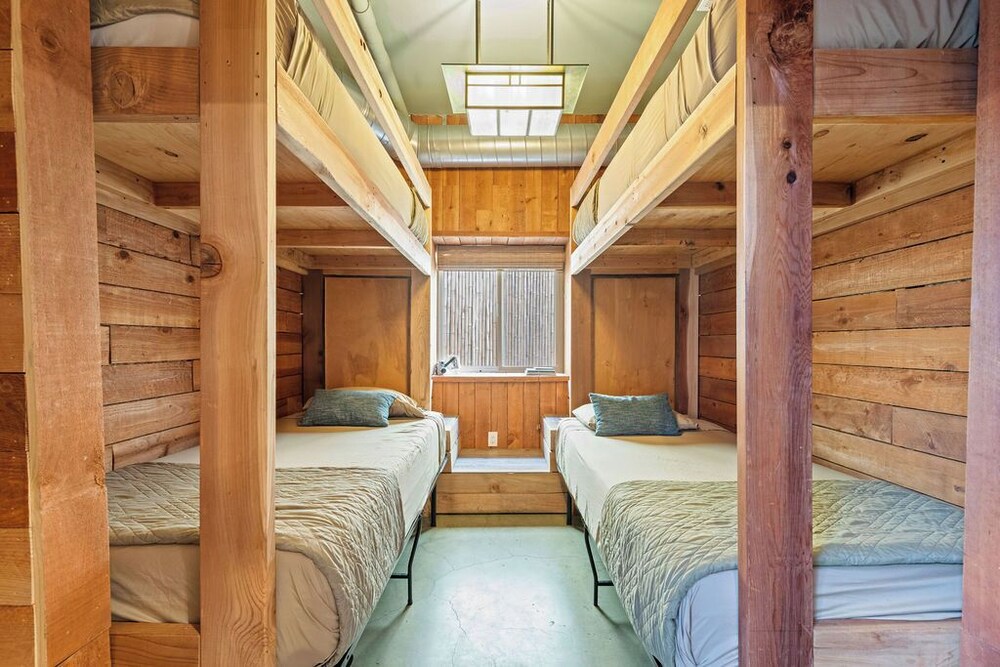 Bamboo Loft 6BR
