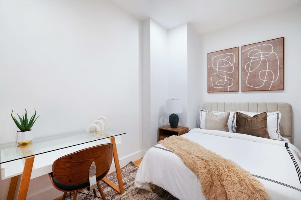 1290-7 New Renovated 2 Bedrooms in UES