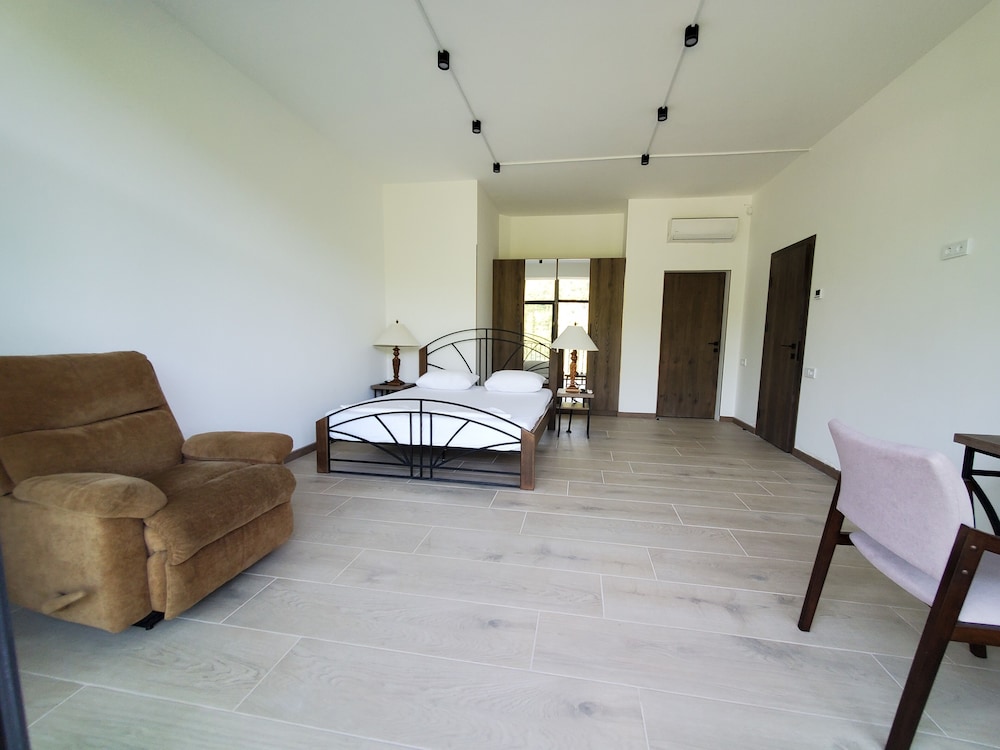 The Whispering Oaks Retreat