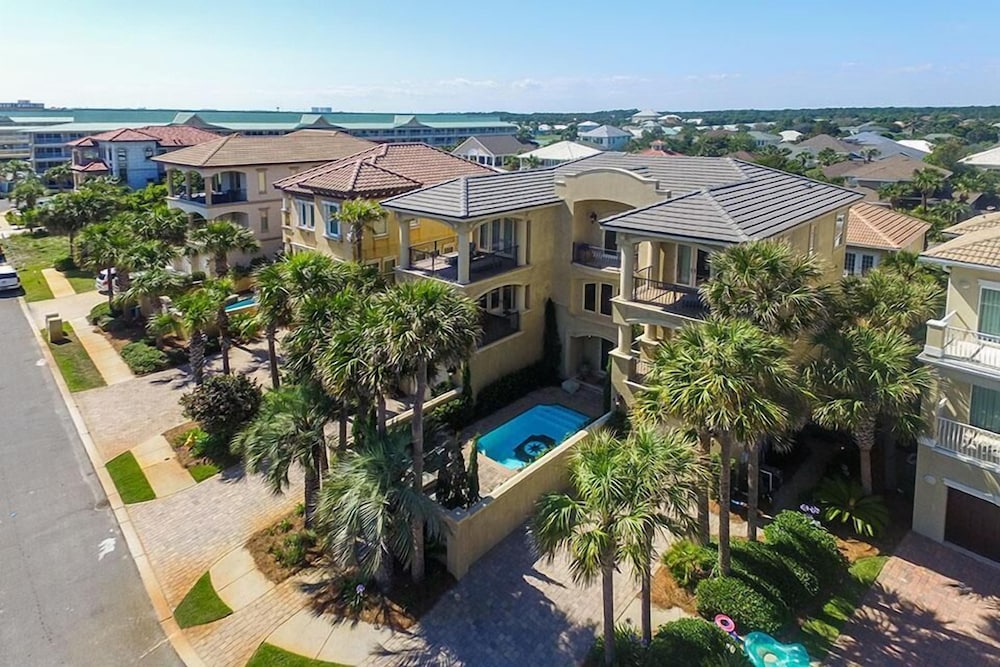 Casa de Palms 5 Bedroom Holiday Home by Five Star Properties