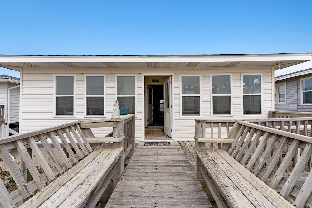 Yellow Bird 2 Bedroom Home by RedAwning