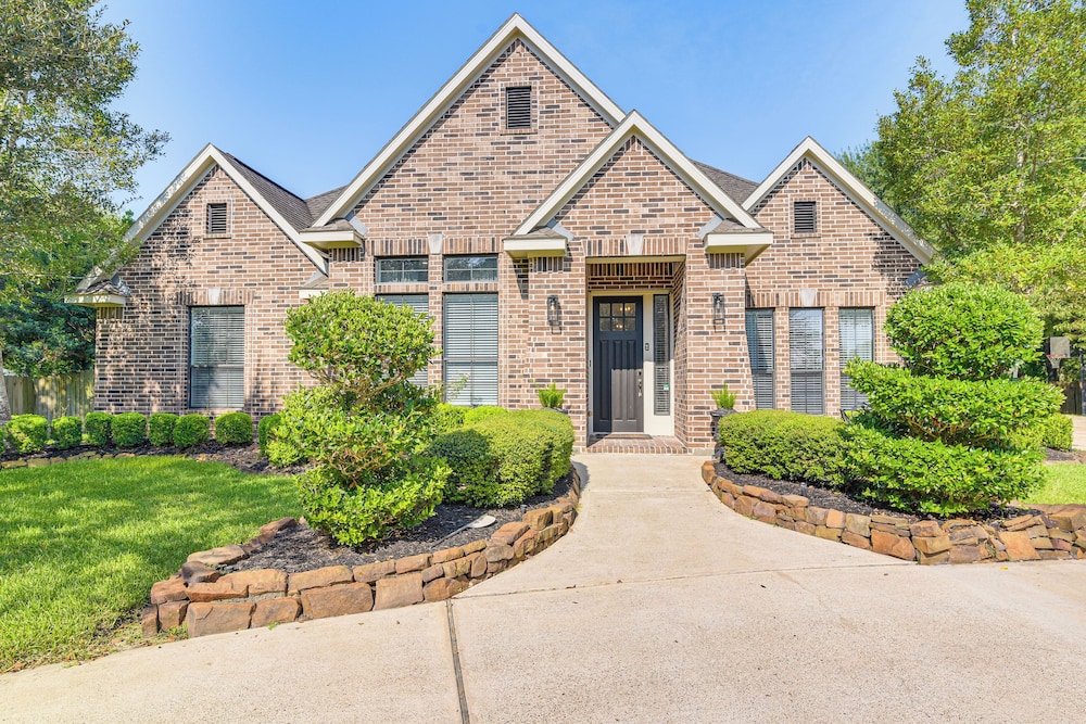 Pool & Hot Tub: Family-friendly Houston Area Home!