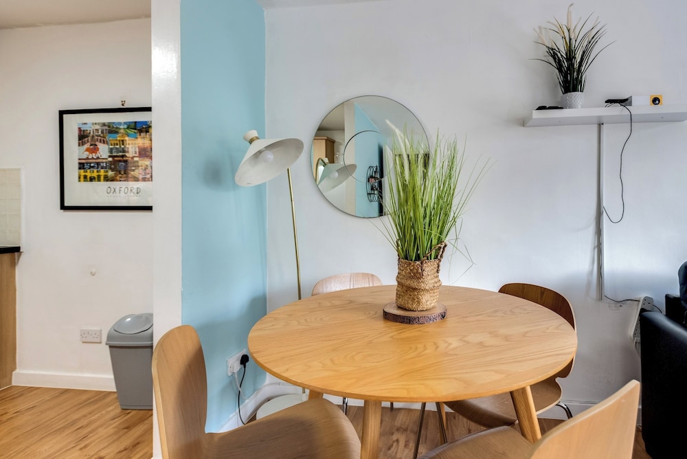 Central Oxford Oasis - Close to Colleges Shops
