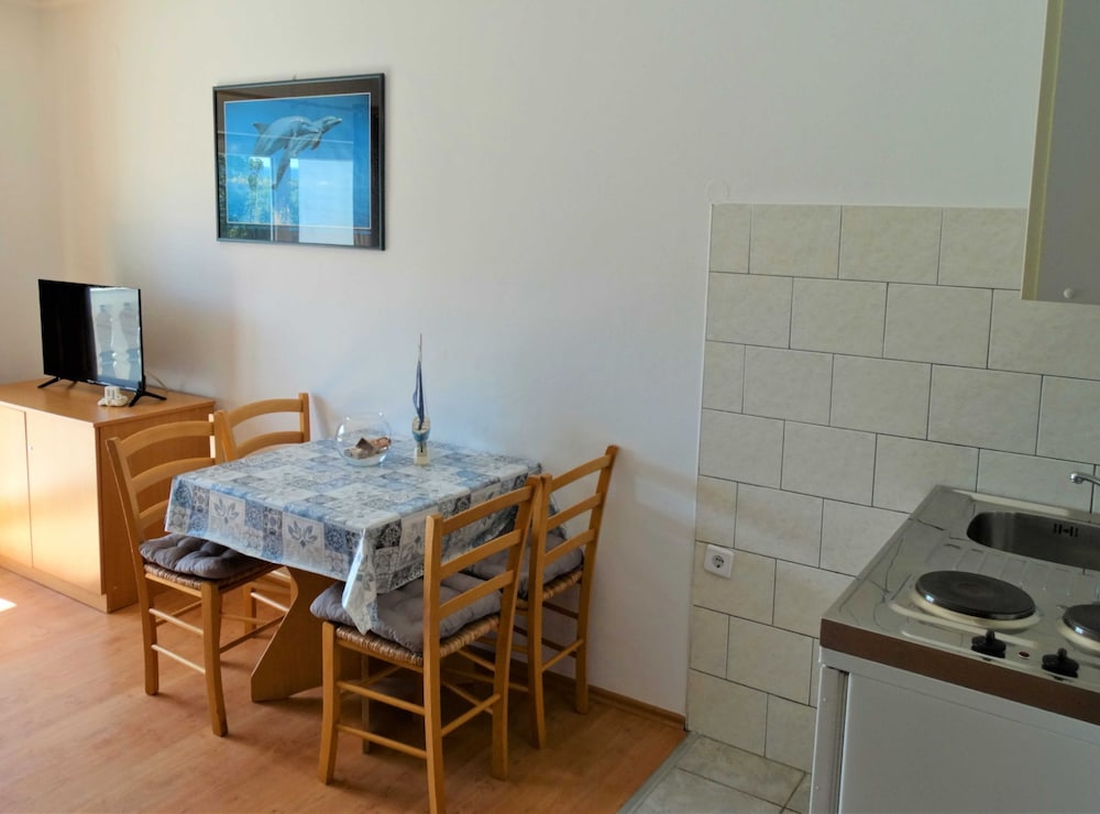 Warm and Welcoming Apartments With Sea View
