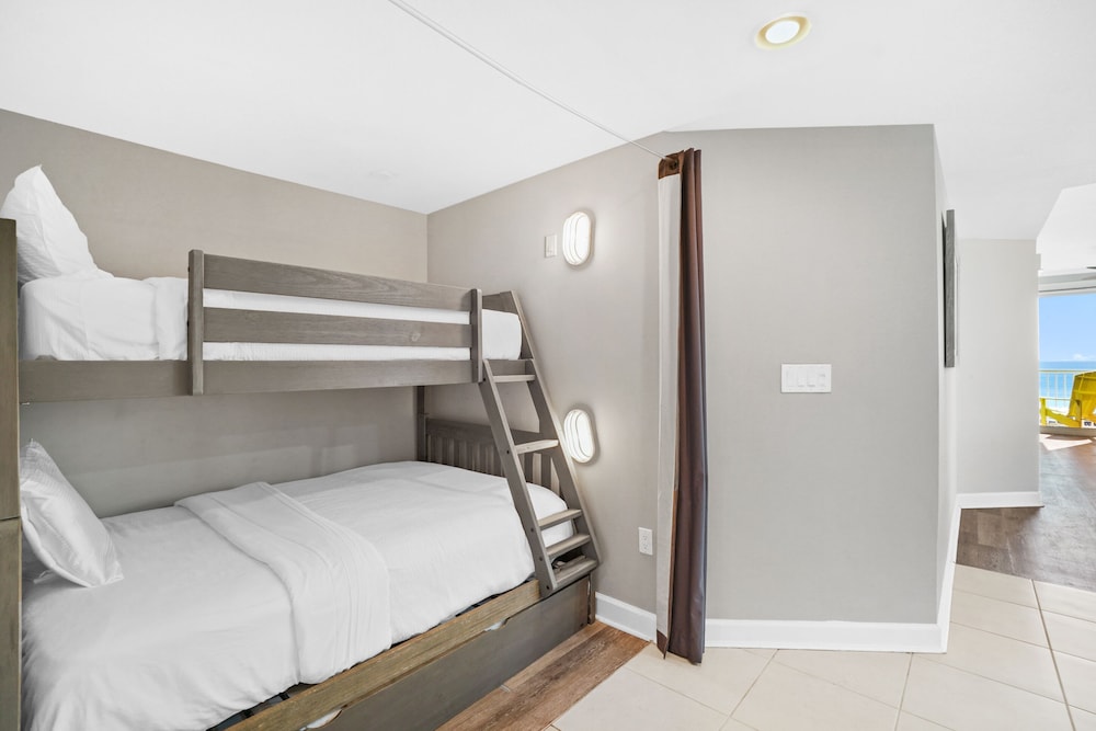 Grand Panama Beach Resort by Panhandle Getaways