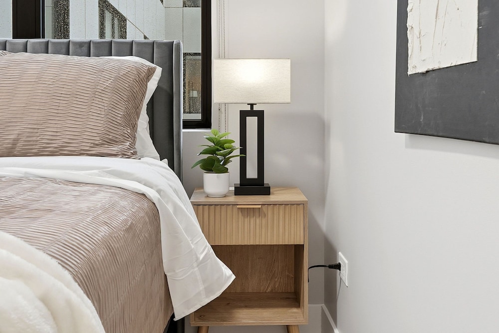 Comfy Condo - Gym Free Parking Modern Amenities