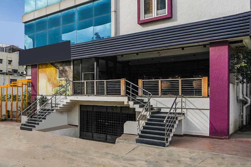 Cosy Stays at HBR Layout