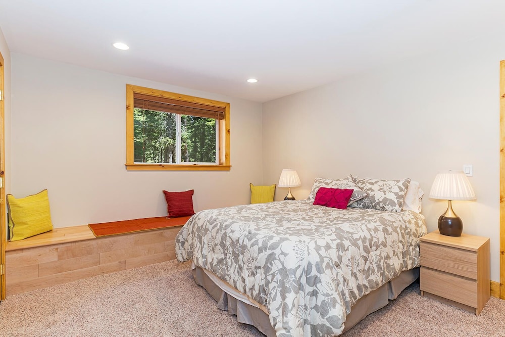 Cedar Chateau w/ Game Room & HOA Access! view 3