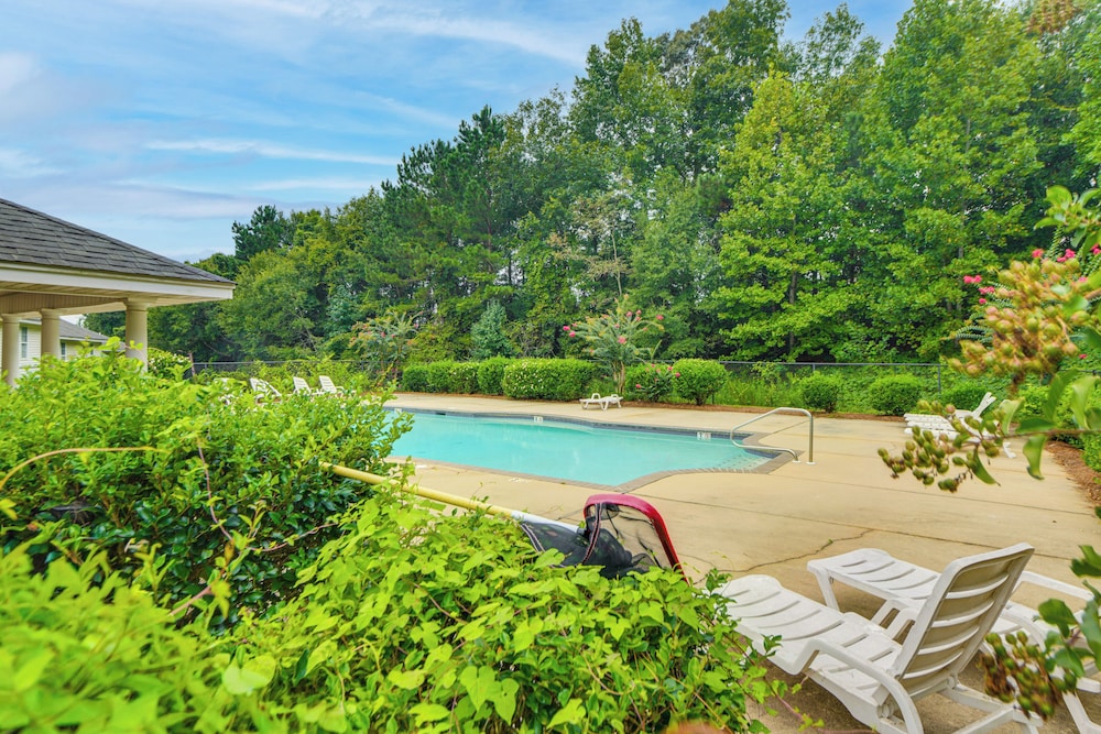 2 Mi to Tiger Territory! Condo w/ Community Pool