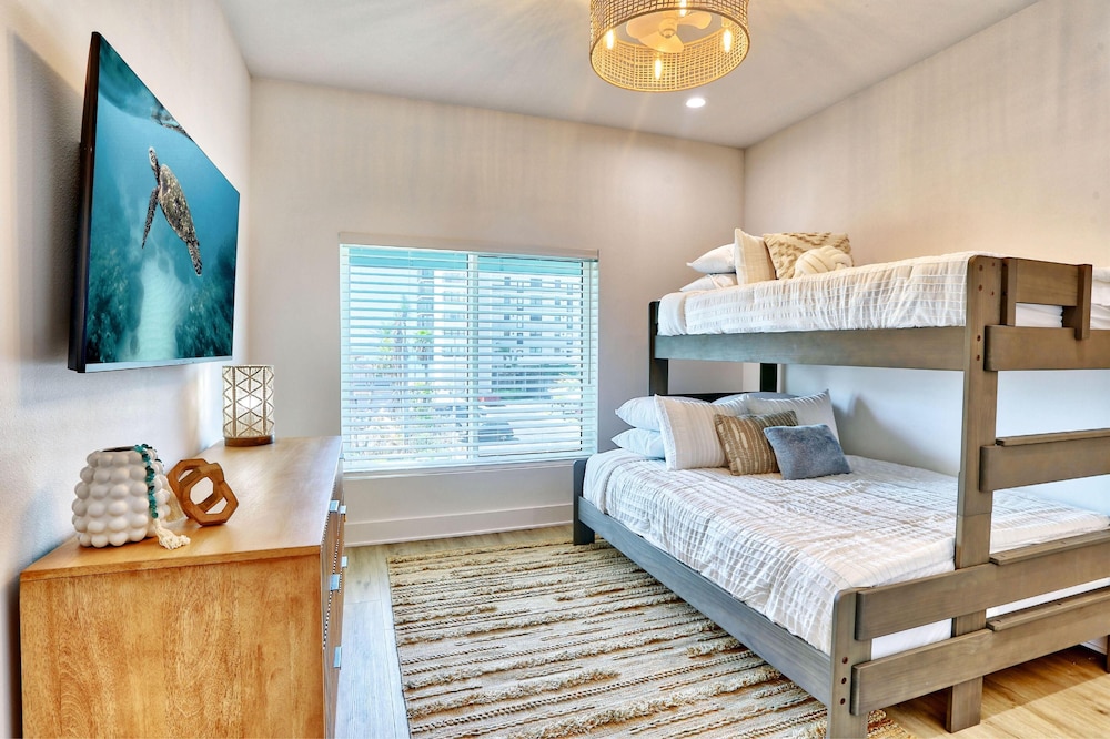 Azul Townhomes C1 - Sol Retreat