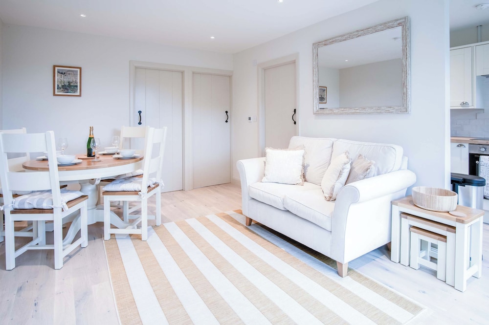 Bayview 3 - 2 Bedroom - Bayview Oxwich