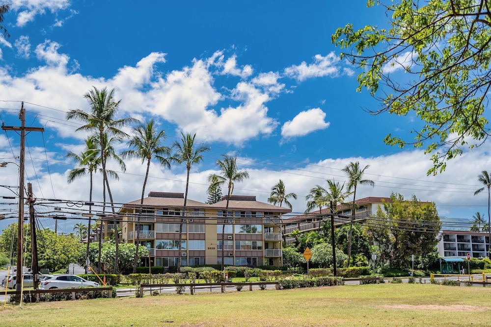Haleakala Shores A-301 - Golden Sand Beaches, Ocean Views, Sleeps 6, Split AC!