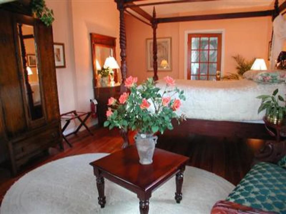 Old City House Inn and Restaurant